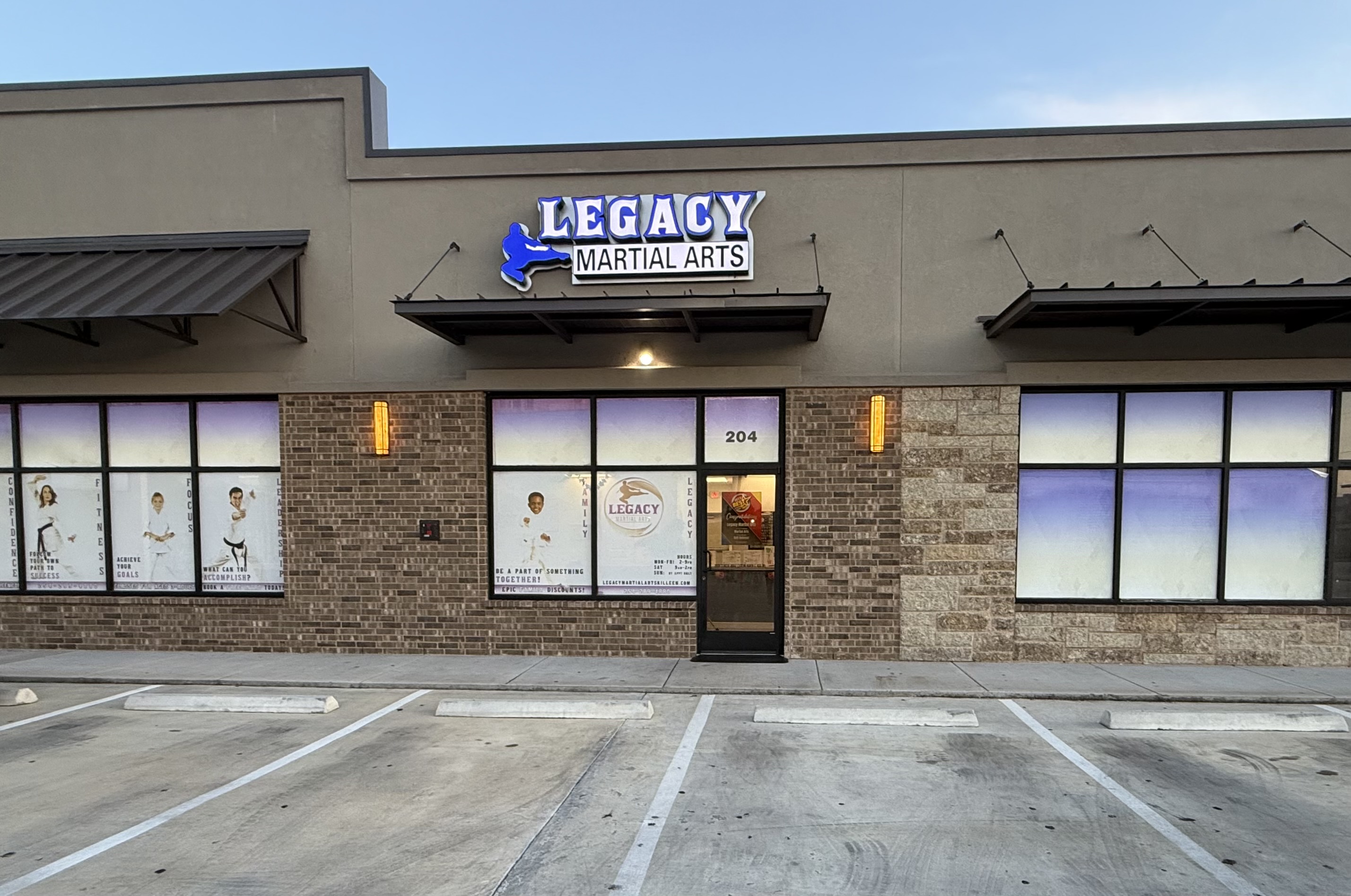 Shopping Center Pylon Sign